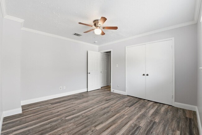 Building Photo - Beautifully Updated 4-Bedroom Home in a Prime Houston Location