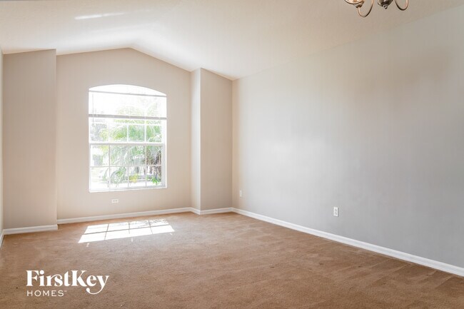 Building Photo - 2101 Laparelle Dr