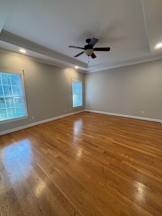 Building Photo - 522 Saint Helene Ct