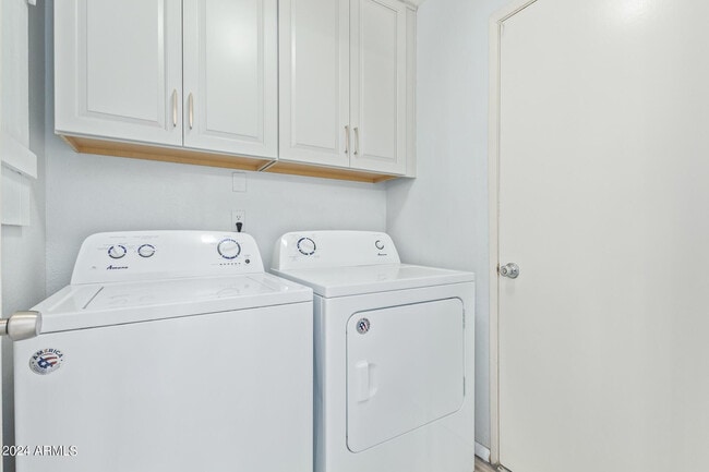 Building Photo - 14237 N 41st Dr