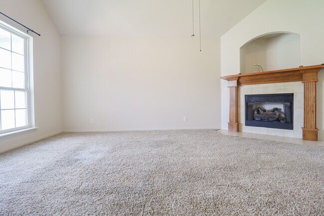 Building Photo - 3 Bed 2 Bath Home in Collinsville *Price D...