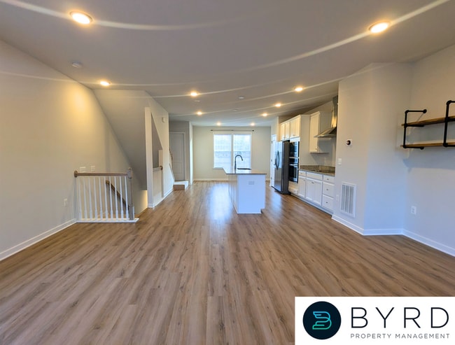 Building Photo - 1325 Claytor Ln