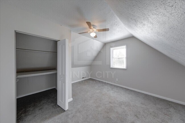 Building Photo - 205 N Manngrove Ln