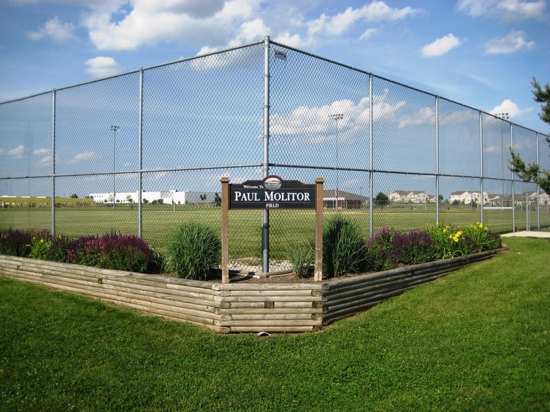 Park Across Street - 500 Edwards Blvd