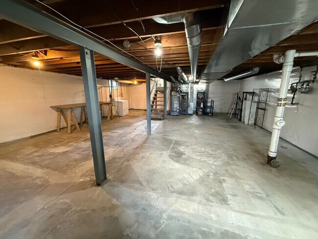 Building Photo - 8661 Litzsinger Rd