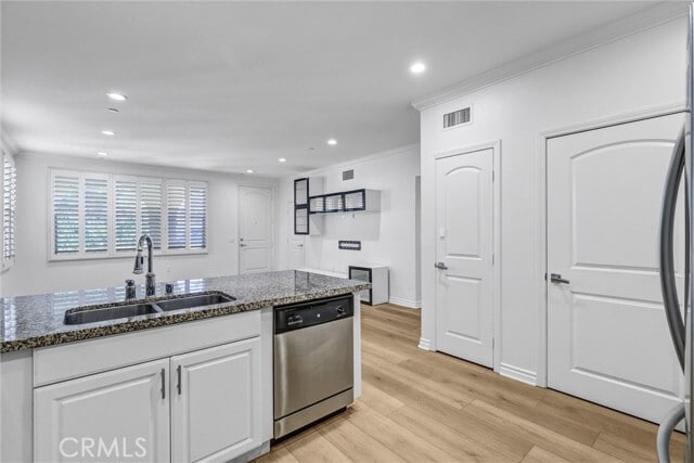 Building Photo - 130 Rose Arch