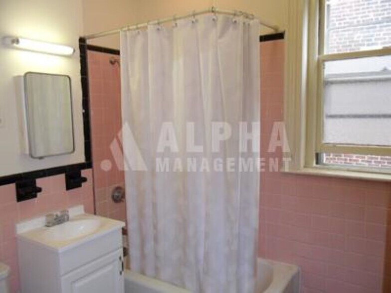 Building Photo - 16 Euston St