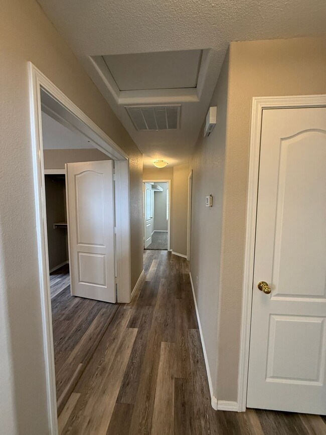 Building Photo - 2526 Tuscan Hills Ln