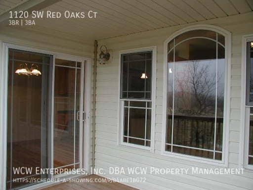 Building Photo - 1120 SW Red Oaks Ct