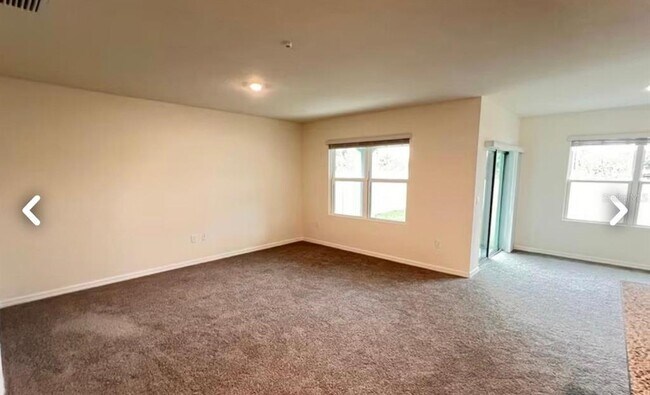 Building Photo - 2073 Doe Run Dr