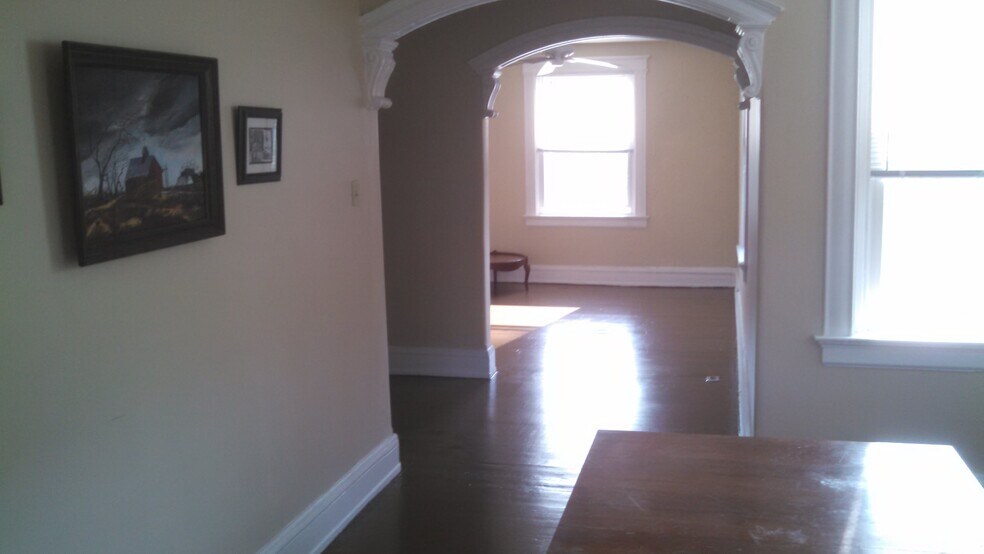 Building Photo - 2401 Fairview Ave