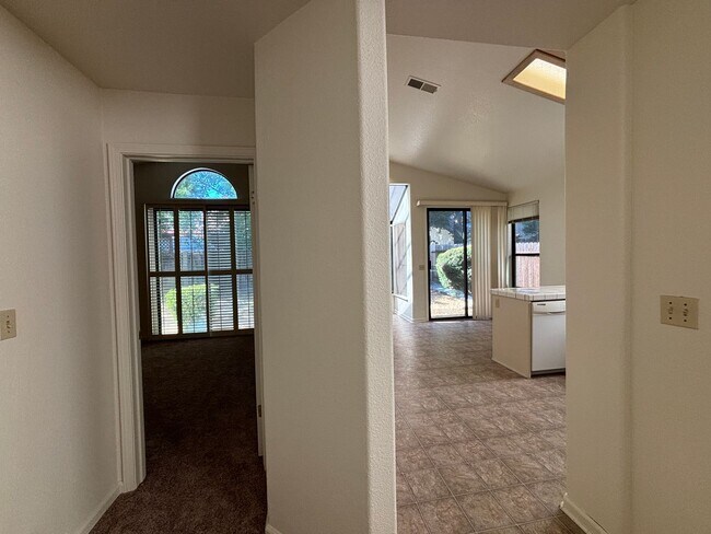 Building Photo - Sunny and Bright Kitchen