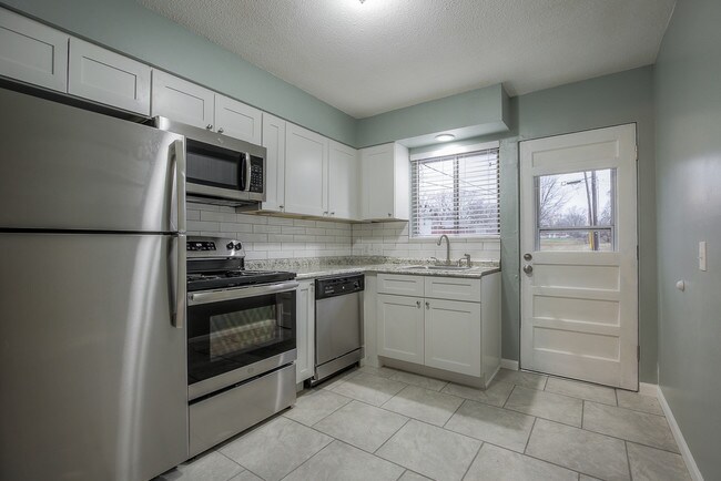 Building Photo - 510 NE Corder St