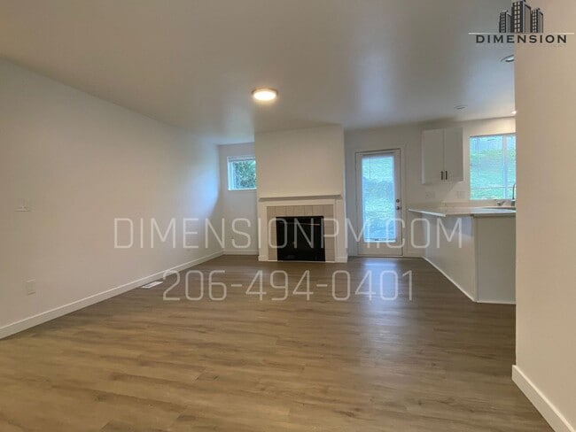 Building Photo - Stylish 4 Bedroom, 2 Bathroom Home with Great Layout
