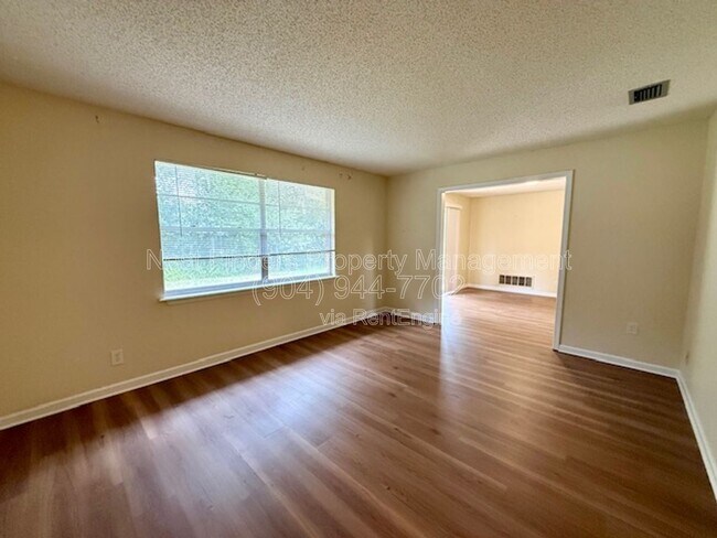 Building Photo - 5907 Gumwood Dr