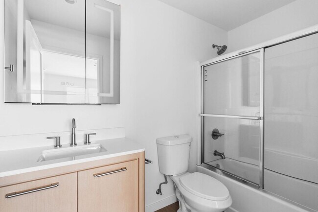 Building Photo - 6640 Valjean Ct