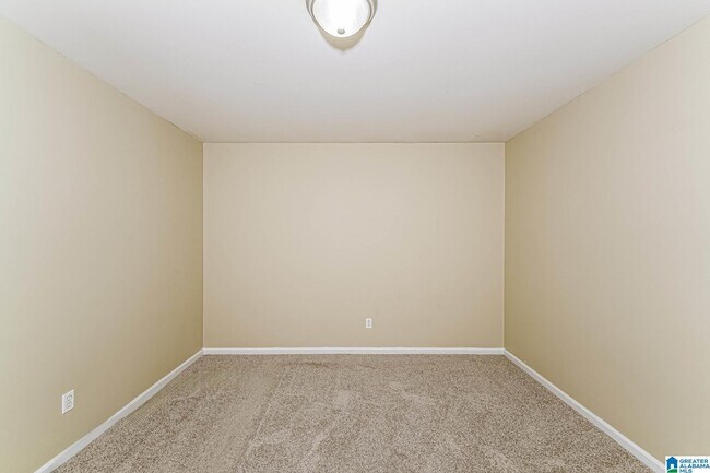 Building Photo - 114 Redstone Way