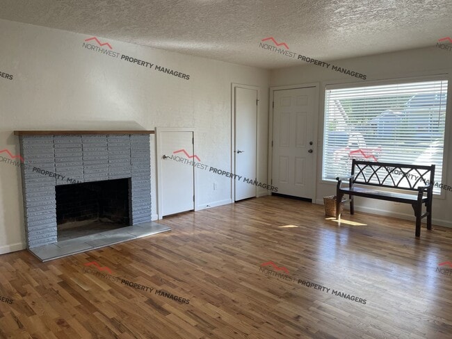 Building Photo - STATUS:  AVAILABLE | R136B | $2195.00