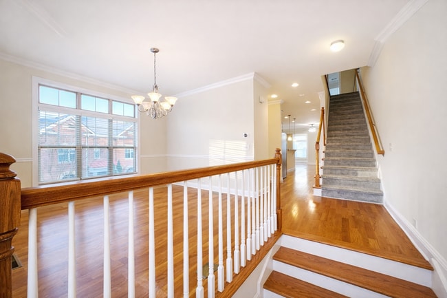 Building Photo - Gated Johns Creek End-Unit Townhome | 3BR / 3.5BA | Minutes to Avalon & GA-400