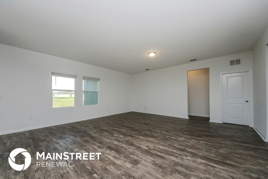 Building Photo - 167 Hidden Lk Lp