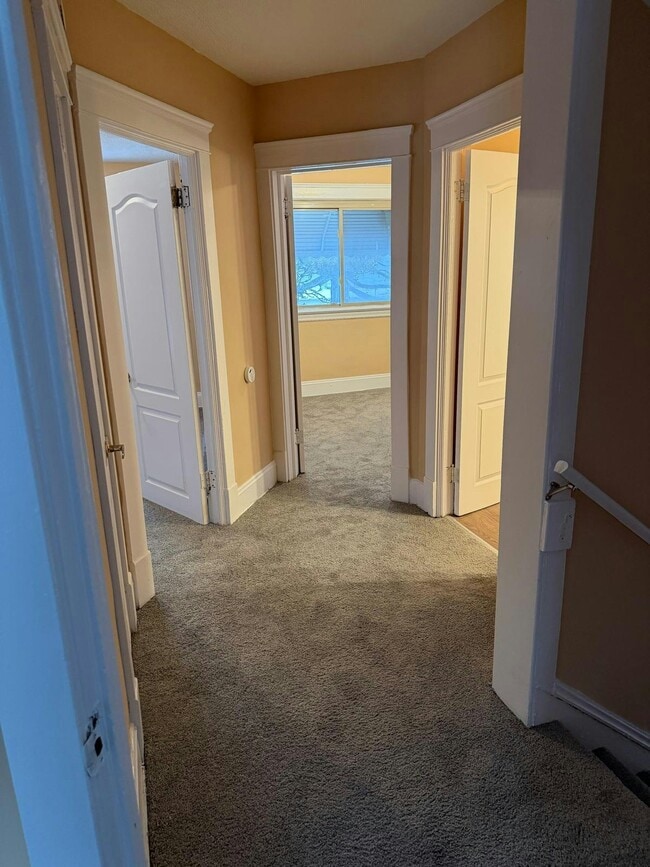 Building Photo - 3381 E 149th St