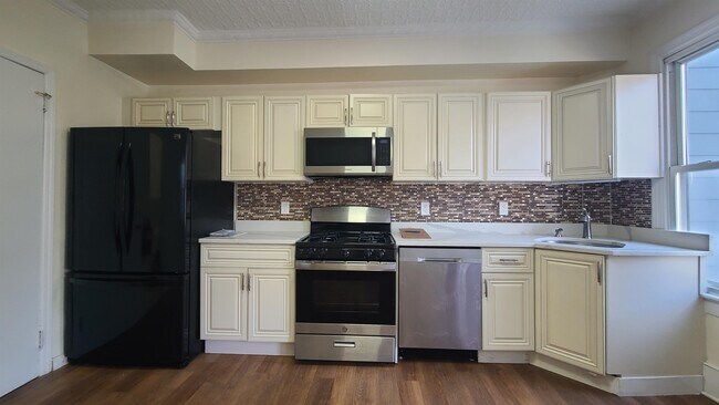 Primary Photo - 135 72nd St
