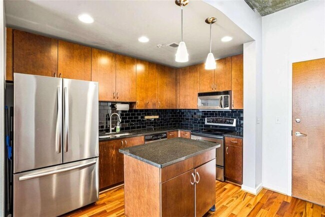 Building Photo - 860 Peachtree St NE