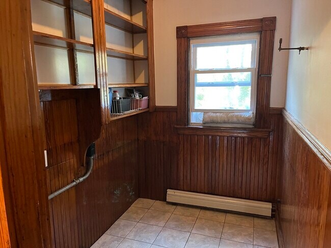 Building Photo - 64 Crapo St