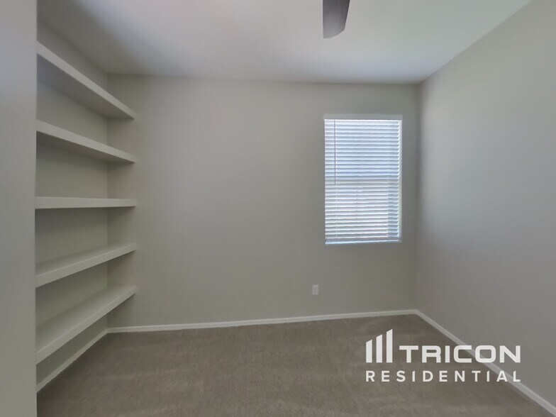 Building Photo - 876 S Colonial Dr