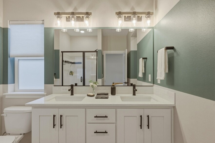 Building Photo - 8104 SE Blanton St