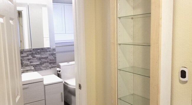 Building Photo - 11127 Sunshine Terrace