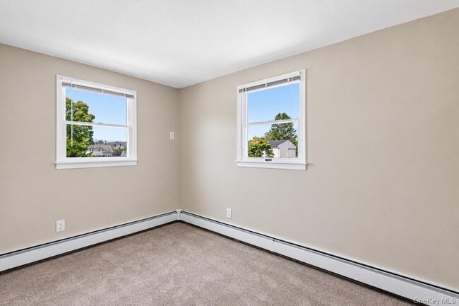Building Photo - 12 Cable Ln
