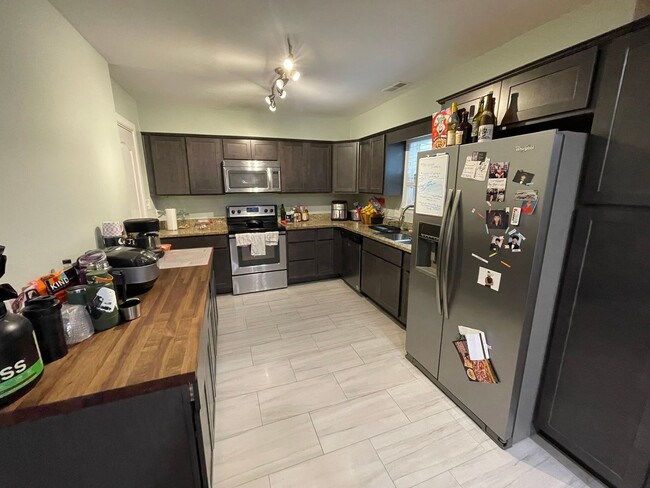 Building Photo - Virginia Beach Gem – 3 Bed, 2.5 Bath with ...