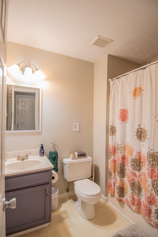 Building Photo - 88 Shoreline Dr