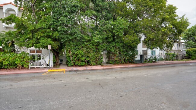 Building Photo - 1550 Drexel Ave