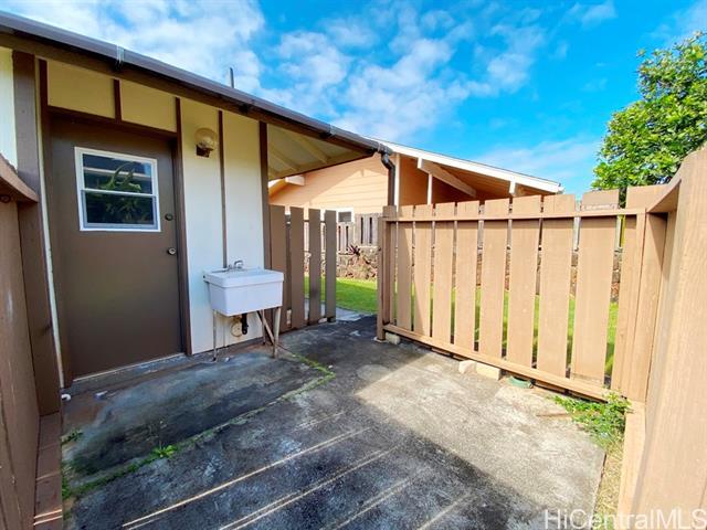 Building Photo - 94-676-676 Makaamoamo Pl