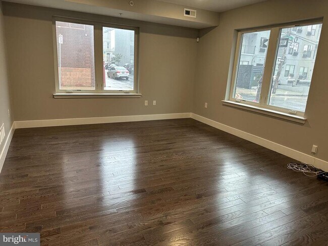 Building Photo - 914 N 16th St