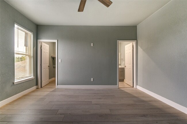 Building Photo - 4323 Continental Dr