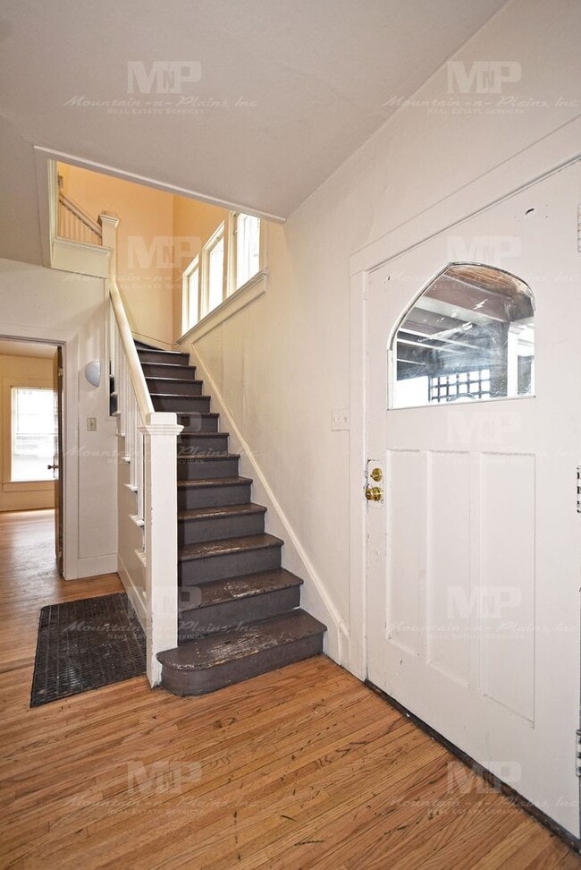 Building Photo - 322 W Laurel St