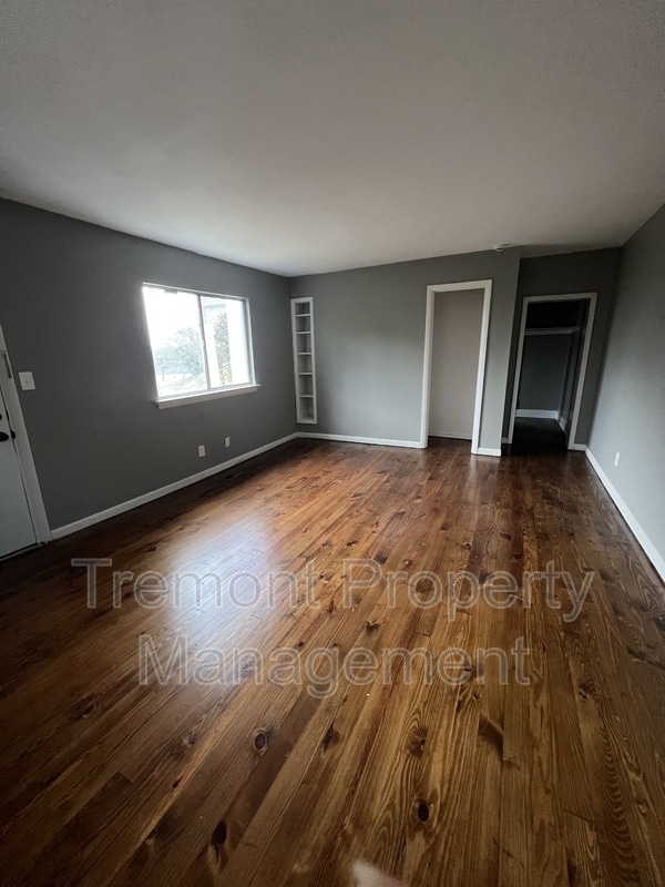 Building Photo - 2512 Campbell St