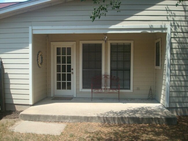Building Photo - 8704 Clearbrook Trail