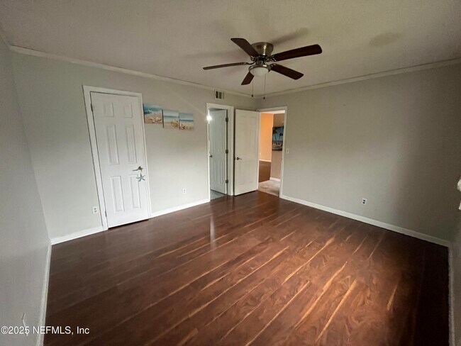 Building Photo - 636 Aquatic Dr