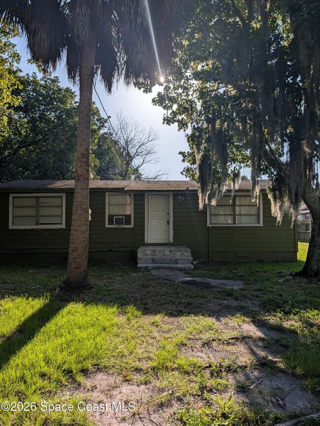 Building Photo - 332 Palm Ave