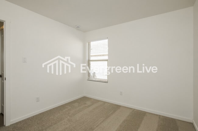 Building Photo - 12532 Huntington Rdg Wy