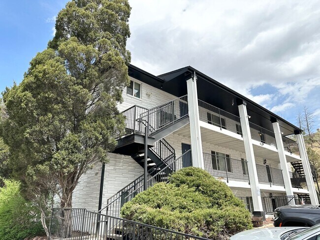 Building Photo - 903 Fontmore Rd