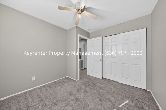 Building Photo - Parkcrest Dr - 924