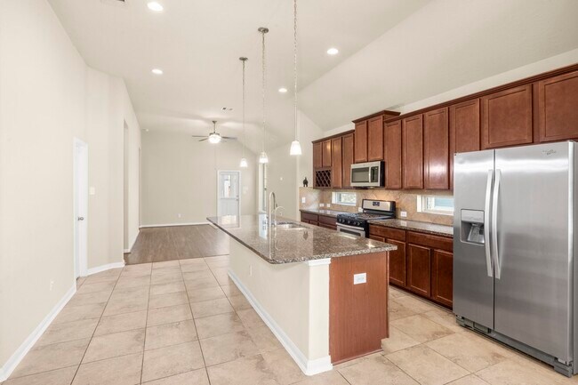 Building Photo - 3835 Raintree Village Dr