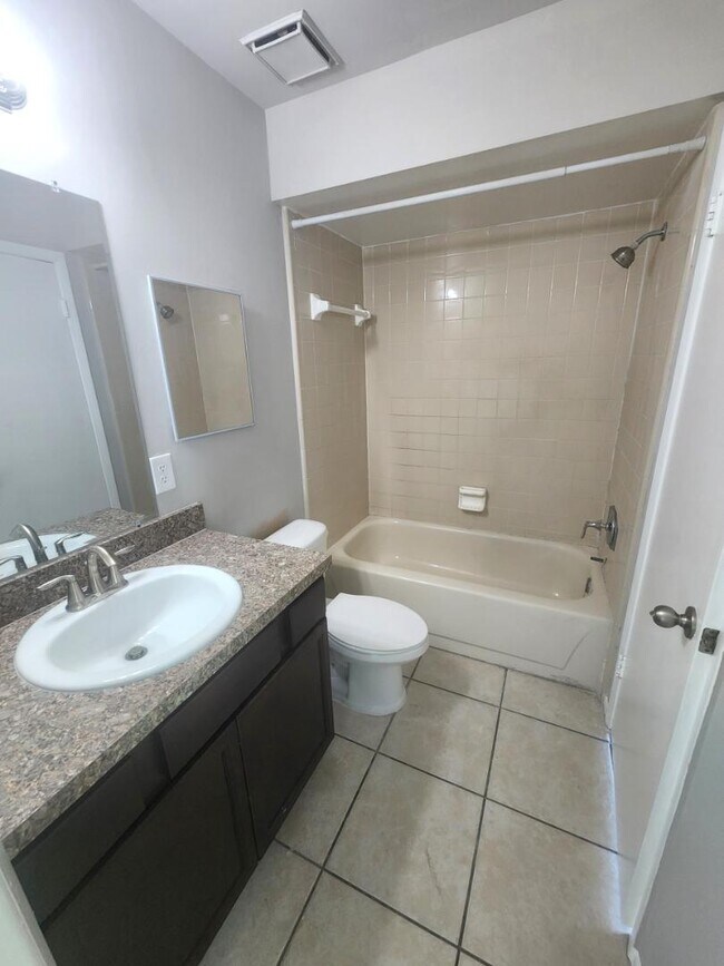 Building Photo - 872 Aspenwood Cir