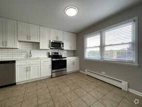 Building Photo - Charming 1-Bed, 1-Bath Apartment in the He...