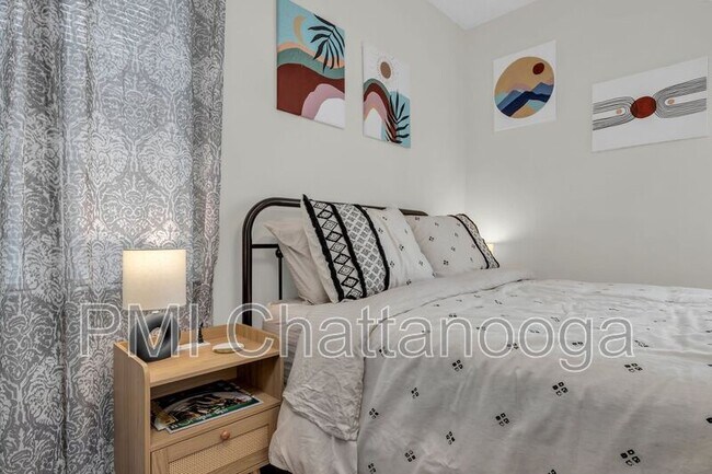 Building Photo - 306 Glenwood Cir